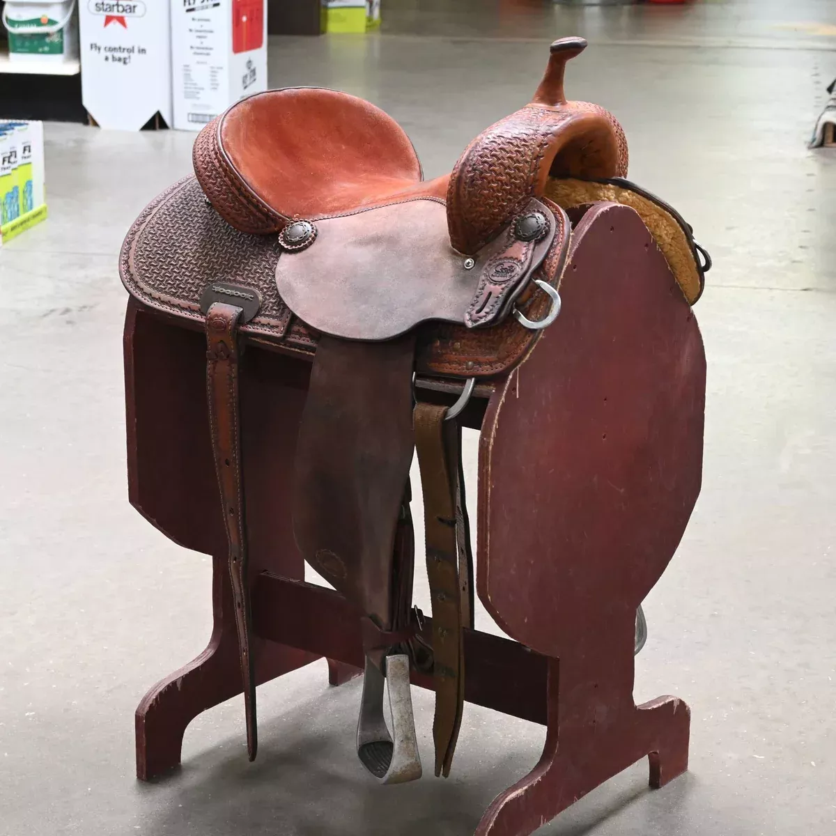 15.5" USED COATS BARREL SADDLE