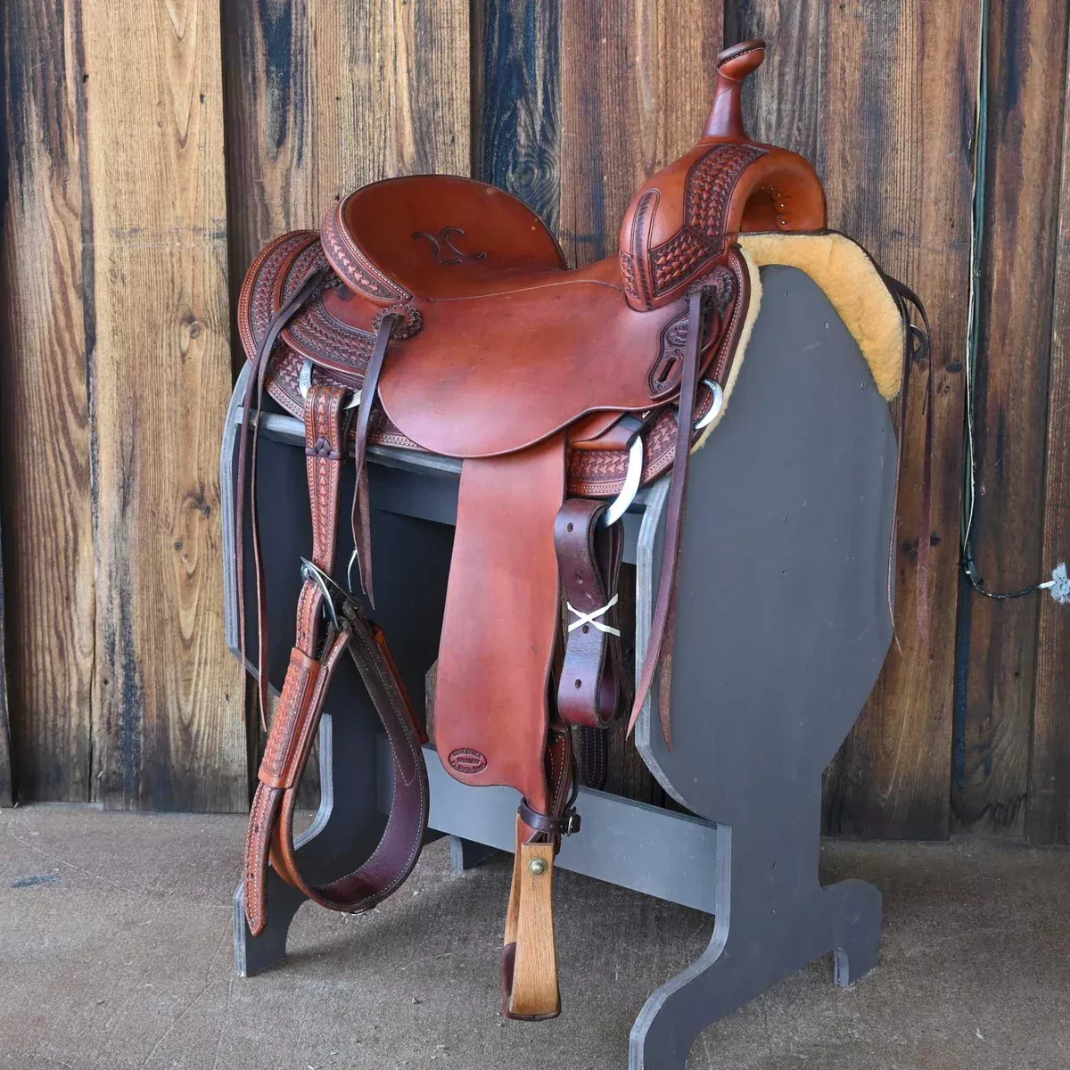 15.5" USED GENE BADER CUTTING SADDLE