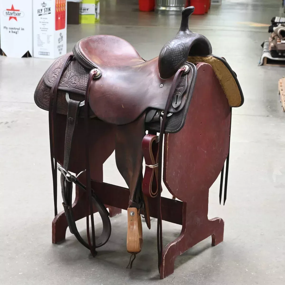 16.5" USED JEFF SMITH CUTTING SADDLE