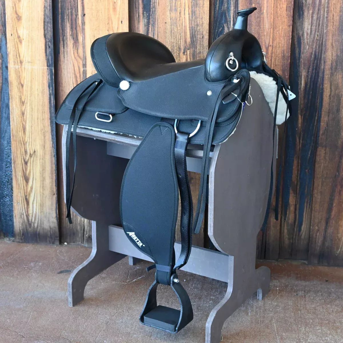 16" ABETTA DELUXE SQUARE SKIRT TRAIL SADDLE