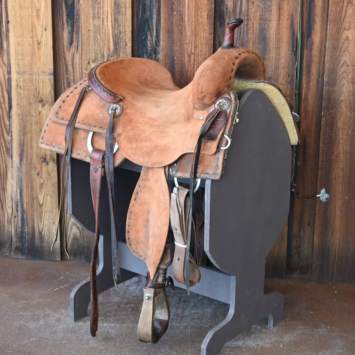16" USED SADDLE HOUSE CUTTING SADDLE
