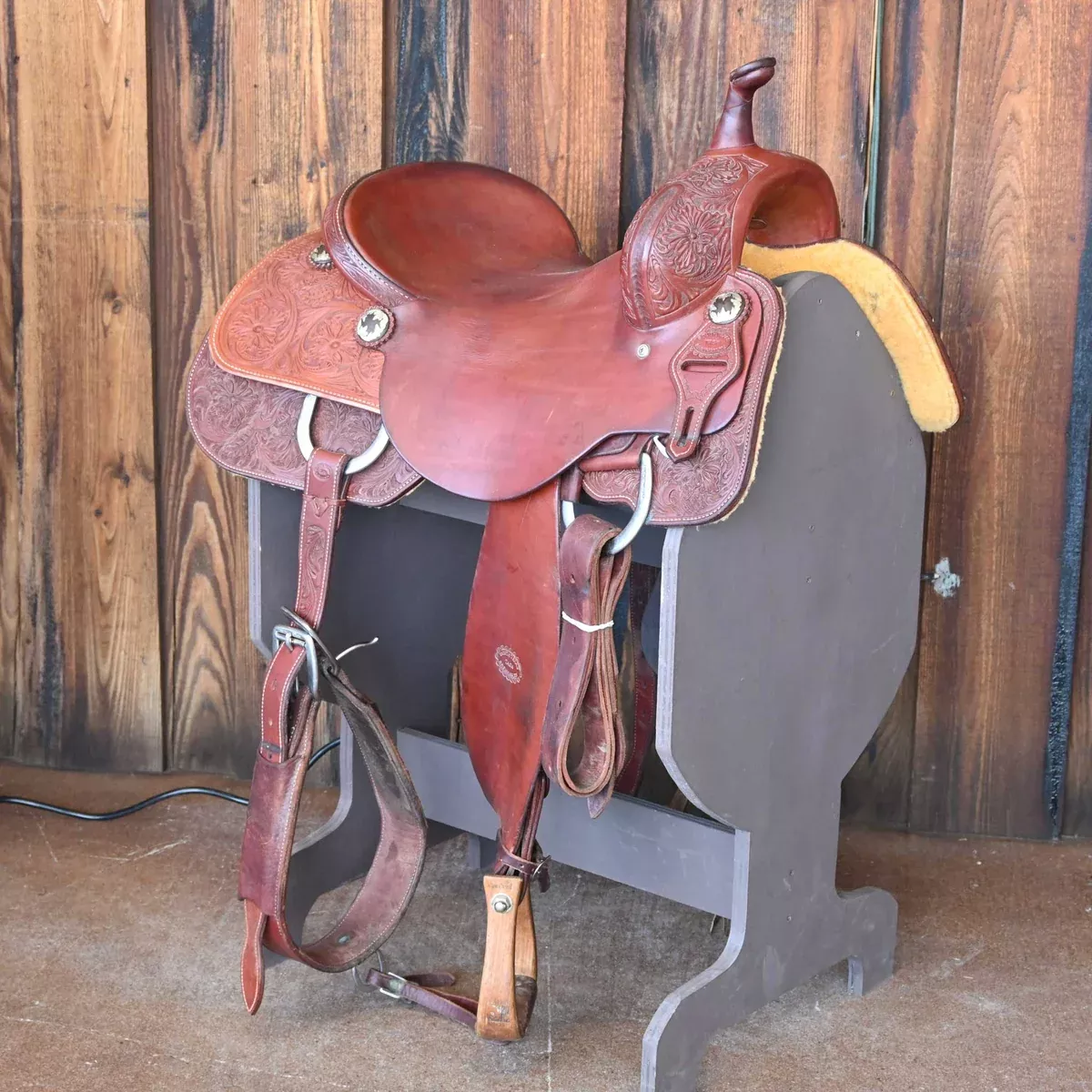 16" USED SOUTH TEXAS TACK CUTTING SADDLE