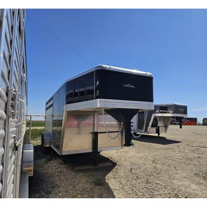 2025 High Country 3-Horse Gooseneck