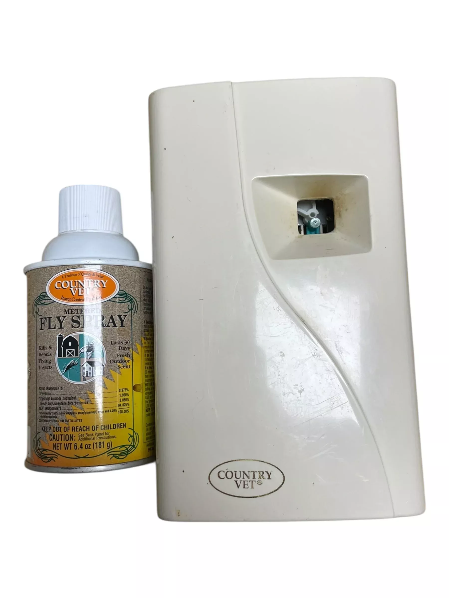 Country Vet Automatic Fly Spray Dispenser - Beige - USED