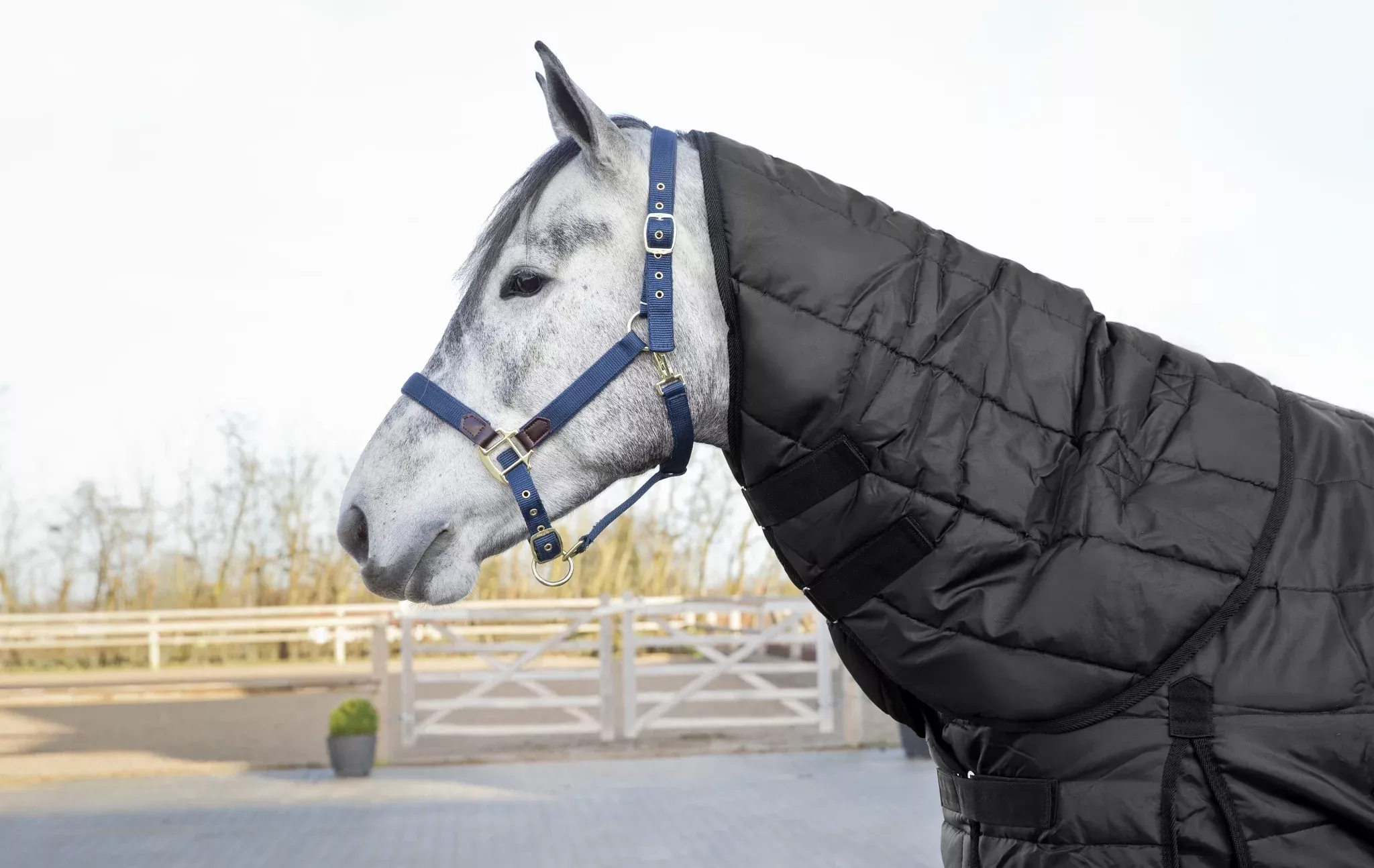 Horze Nevada Stable Blanket Neck Cover 200g