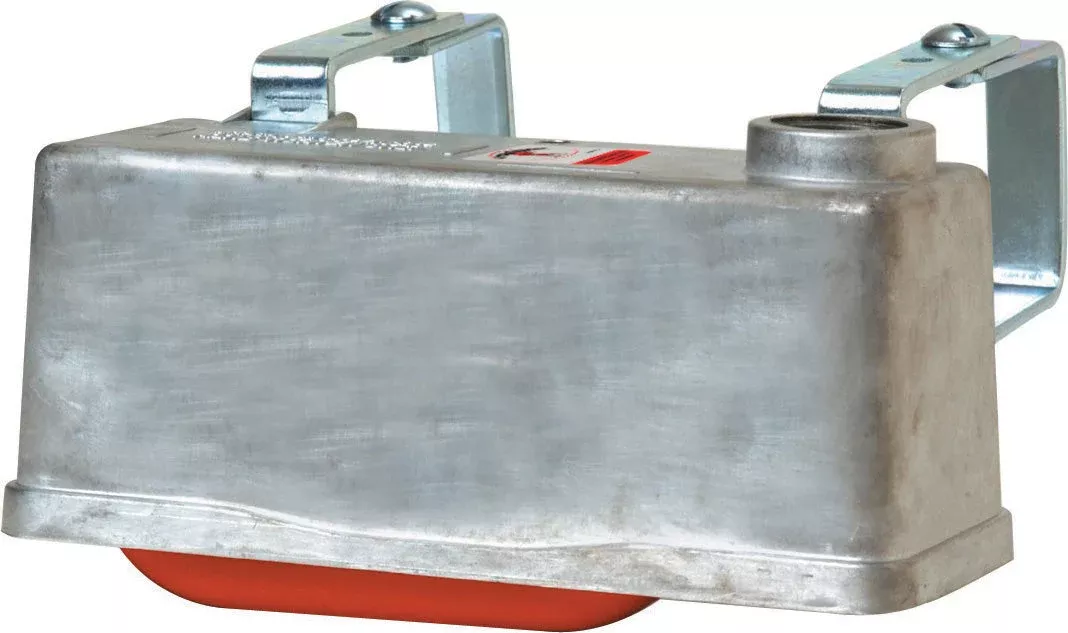 Little Giant Metal Trough-O-Matic Waterer with Brackets