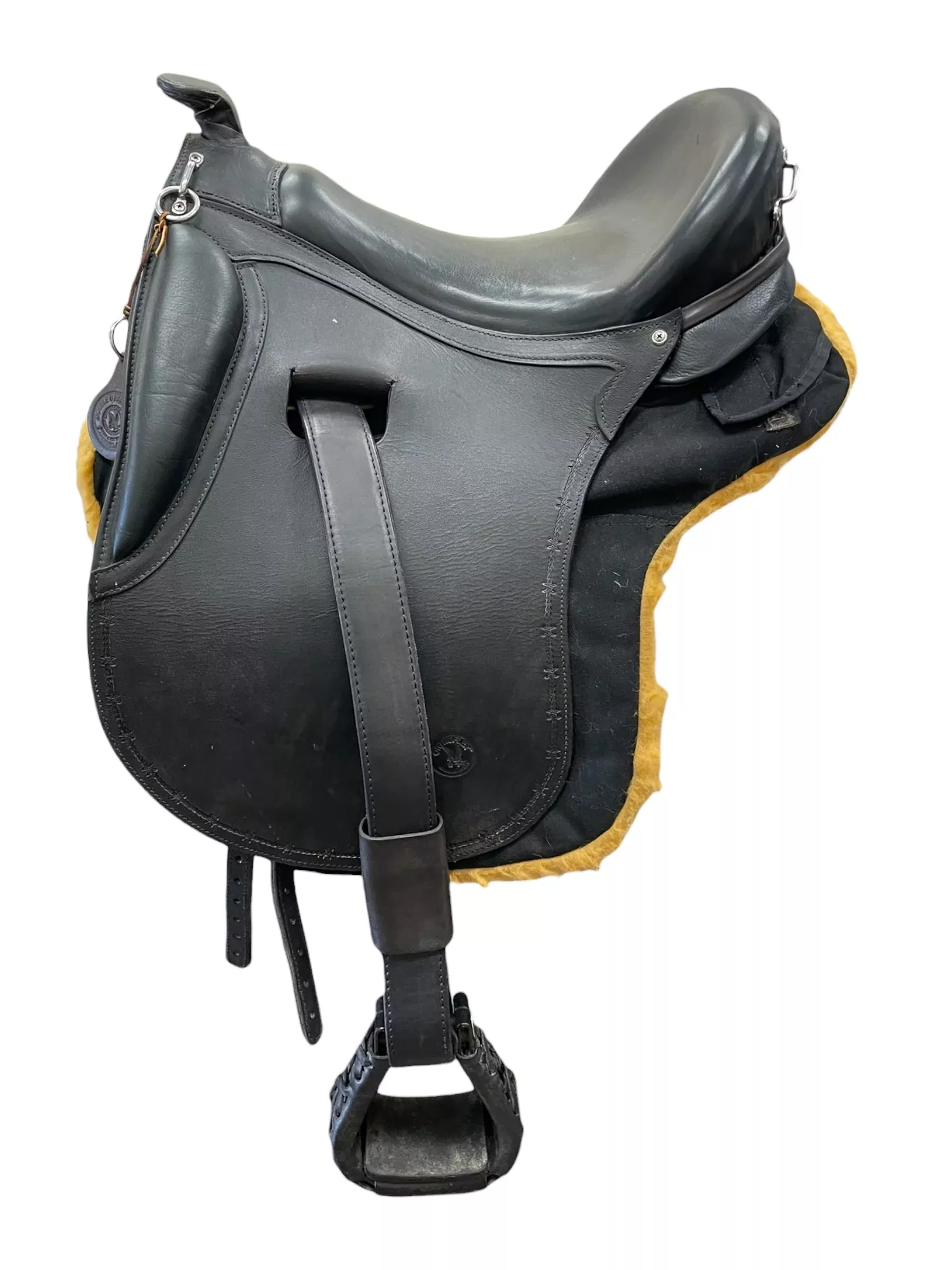 Orthoflex Saddle - Black - Approx 15" Seat / 5.5" Gullet - USED