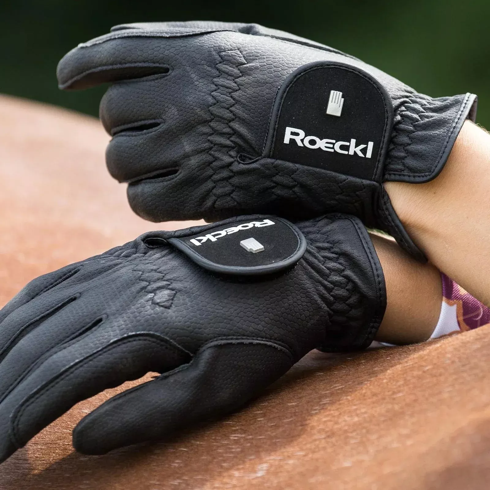 Roeck Grip Pro Riding Gloves