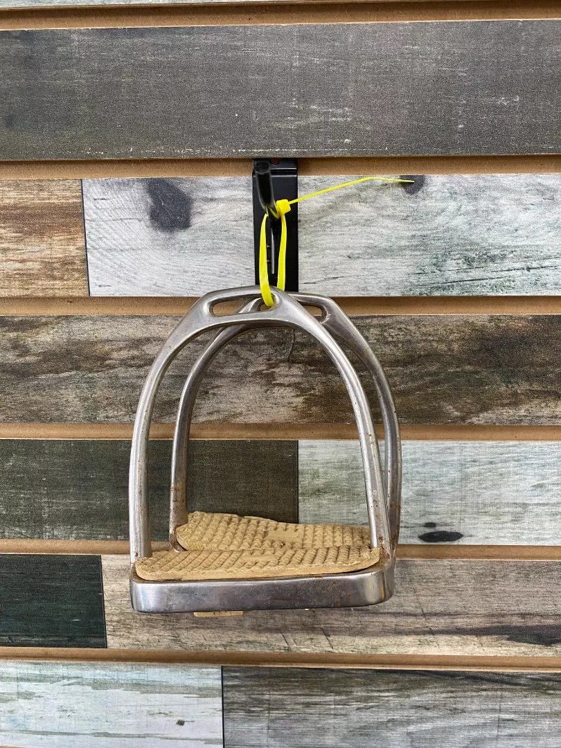 USEDEnglish Fillis Stirrup Irons 5"