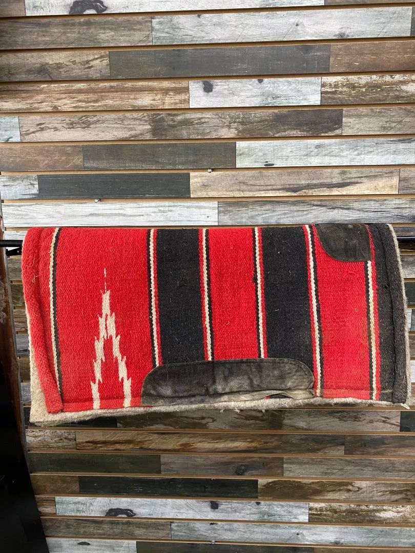 USEDNavajo Print Pad 30x31 Red/Black/Tan